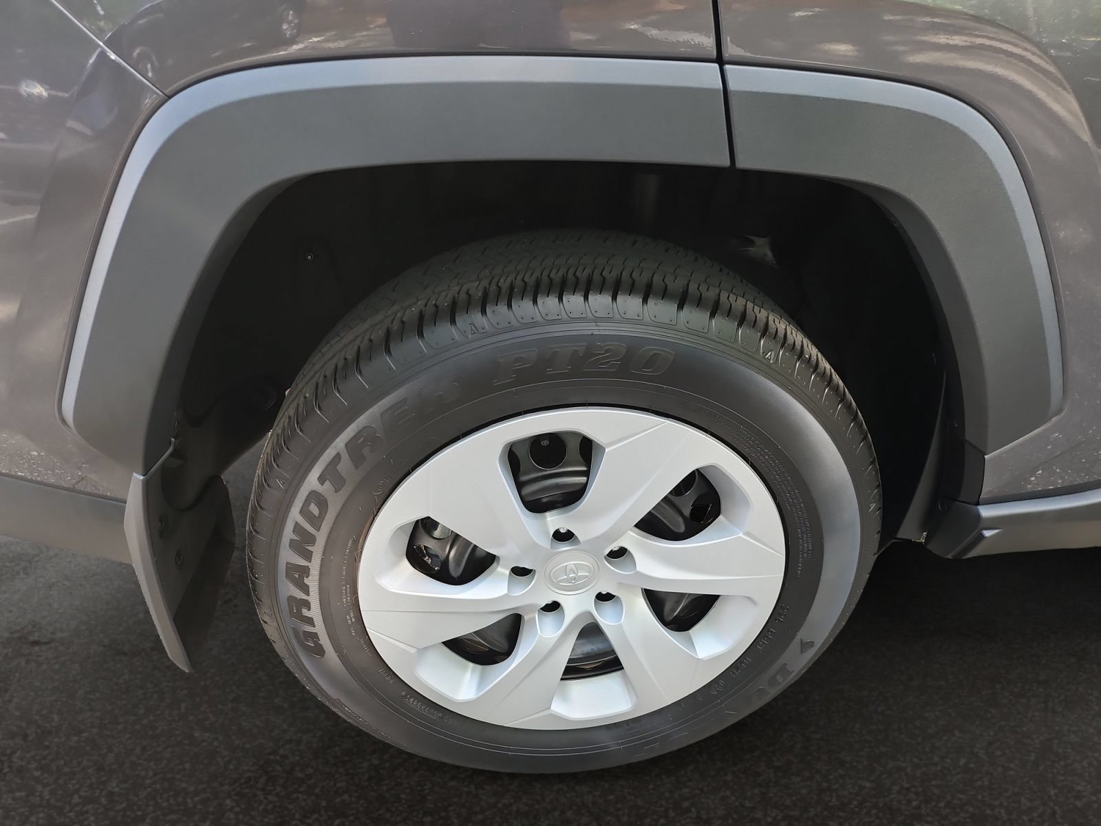 Used 2025 Toyota RAV4 LE AWD/4WD image 43