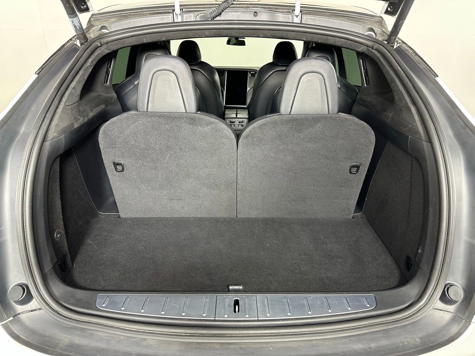 Used 2021 Tesla Model X Performance image 27