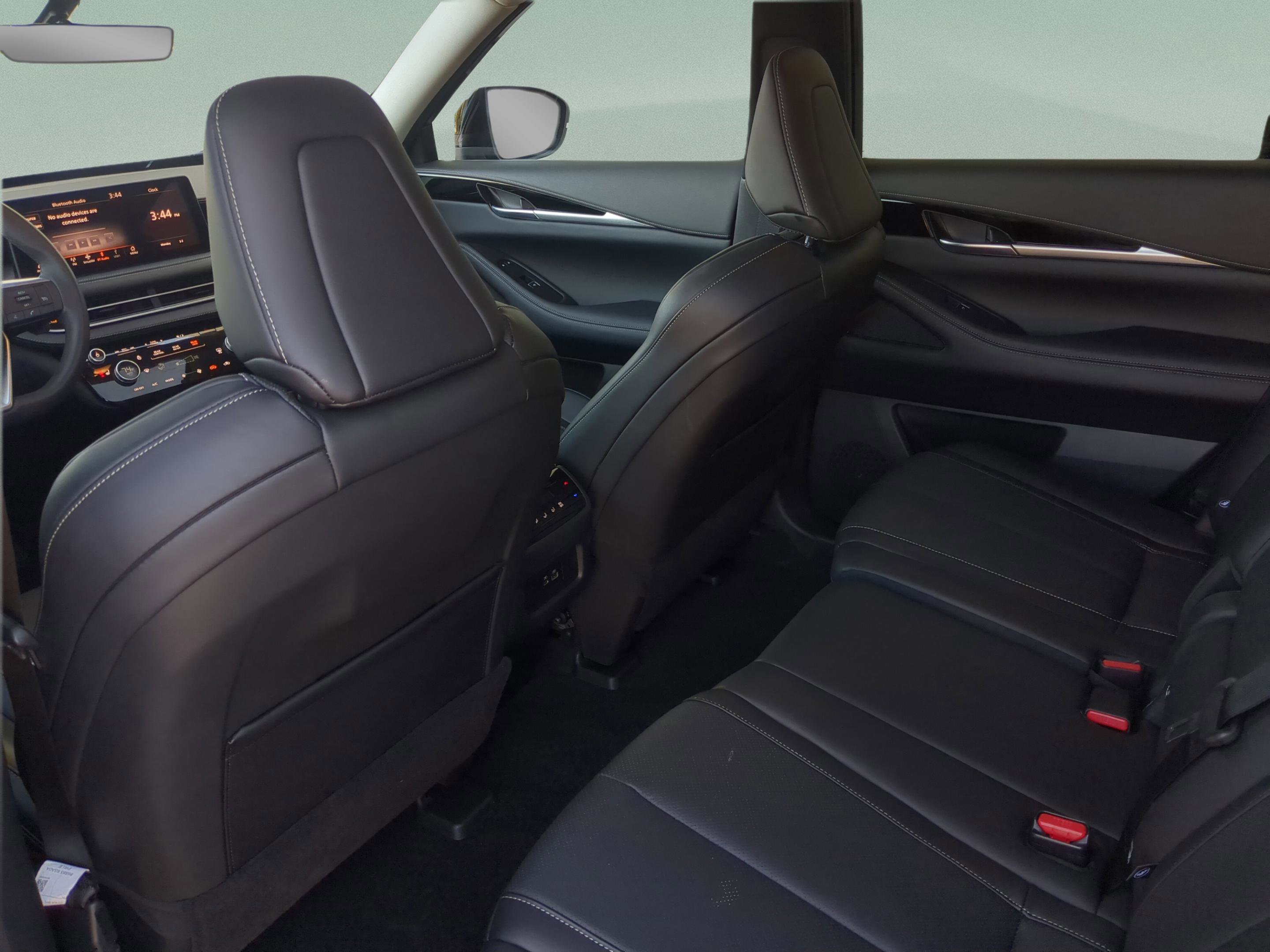 Used 2025 INFINITI QX60 Pure w/ Cargo Package image 31