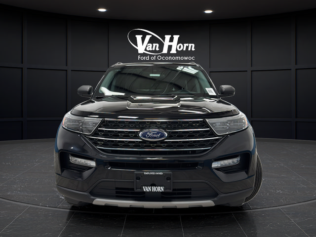 Used 2023 Ford Explorer XLT w/ Equipment Group 202A AWD/4WD image 2