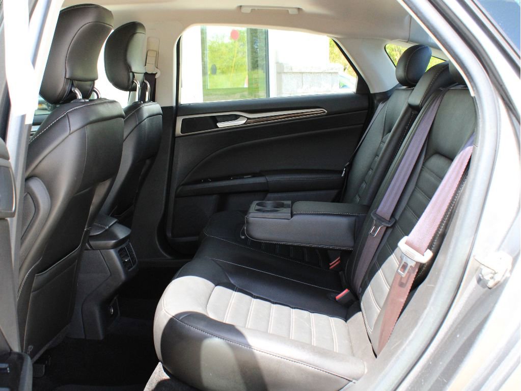 Used 2014 Ford Fusion SE w/ Equipment Group 202A FWD image 30