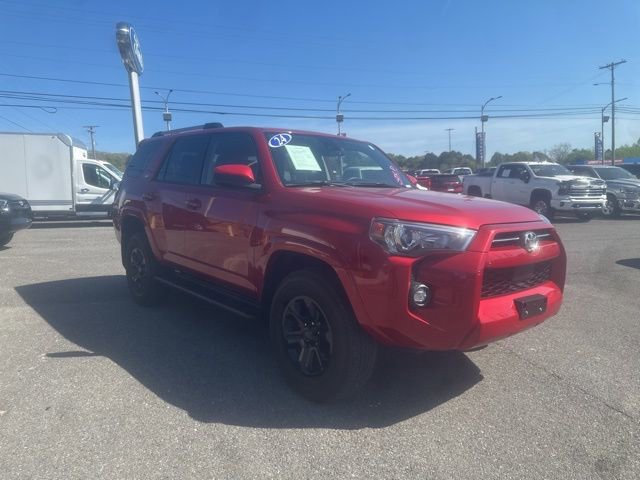 Used 2024 Toyota 4Runner SR5 AWD/4WD image 3