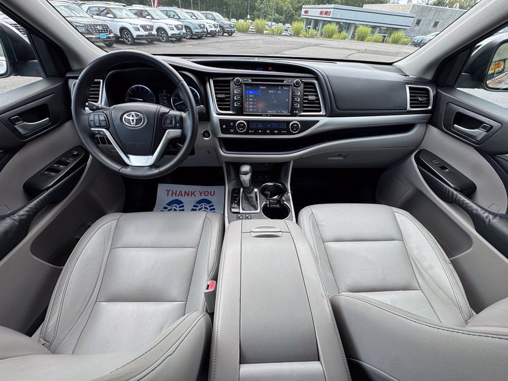Used 2014 Toyota Highlander XLE AWD/4WD image 17
