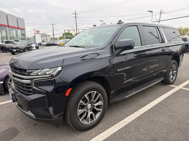 Used 2021 Chevrolet Suburban LT w/ LT Signature Plus Package AWD/4WD video 1
