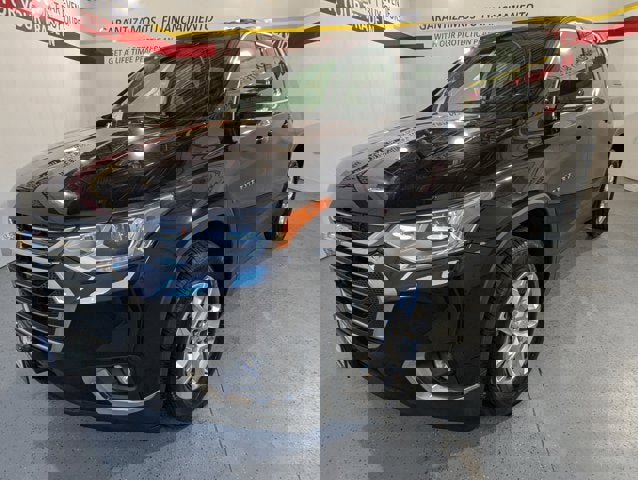 Used 2020 Chevrolet Traverse LT image 3