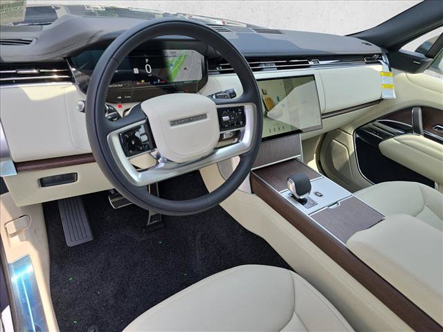 New 2026 Land Rover Range Rover Long Wheelbase SE AWD/4WD image 18