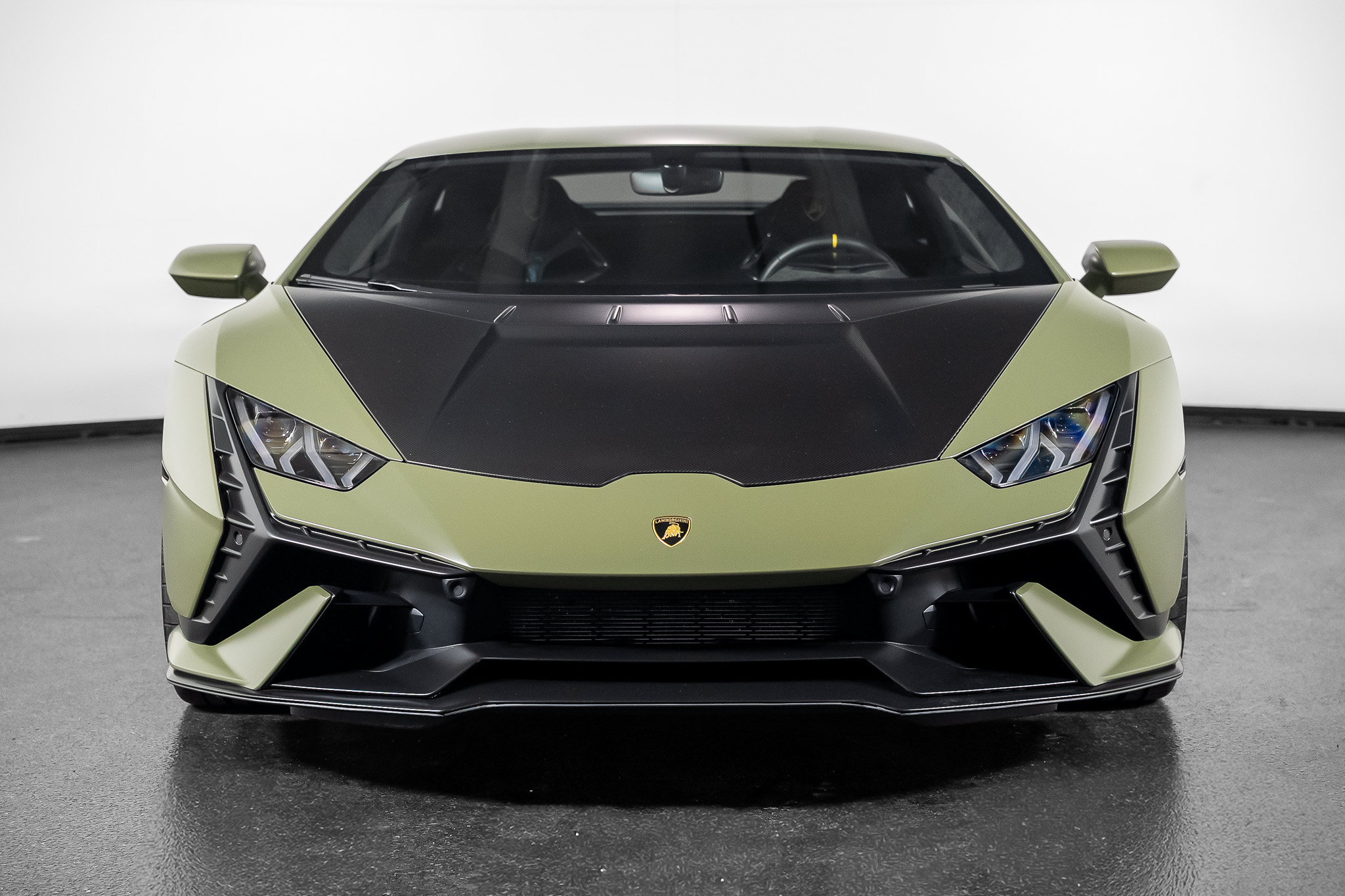 Used 2023 Lamborghini Huracan Tecnica RWD image 4
