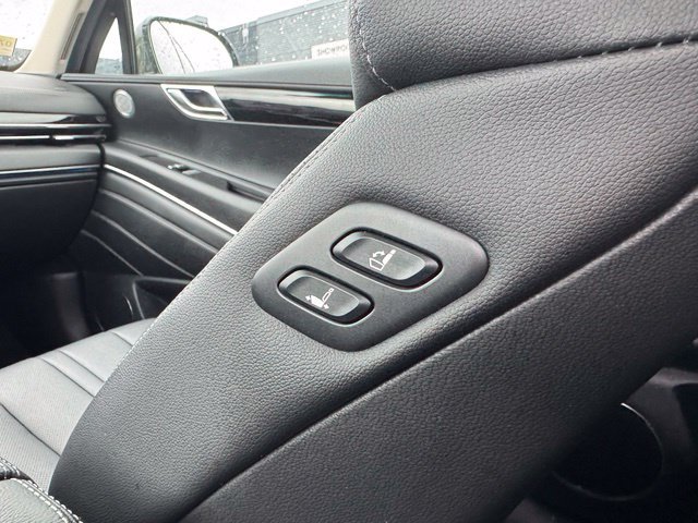 Certified 2026 Genesis GV80 2.5T AWD/4WD image 36