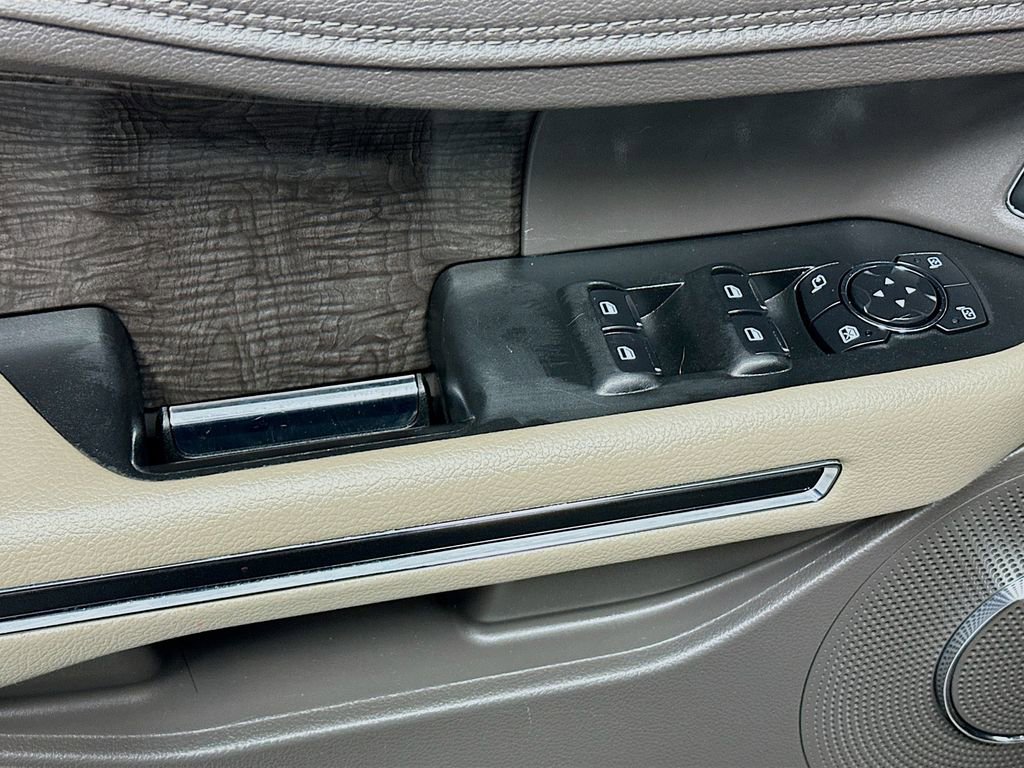 Used 2021 Ford Expedition Max Limited image 19