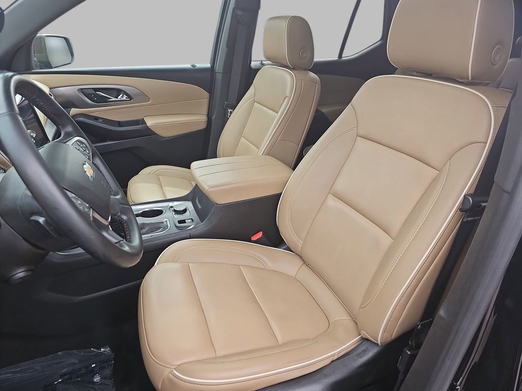 Used 2023 Chevrolet Traverse Premier AWD/4WD image 21