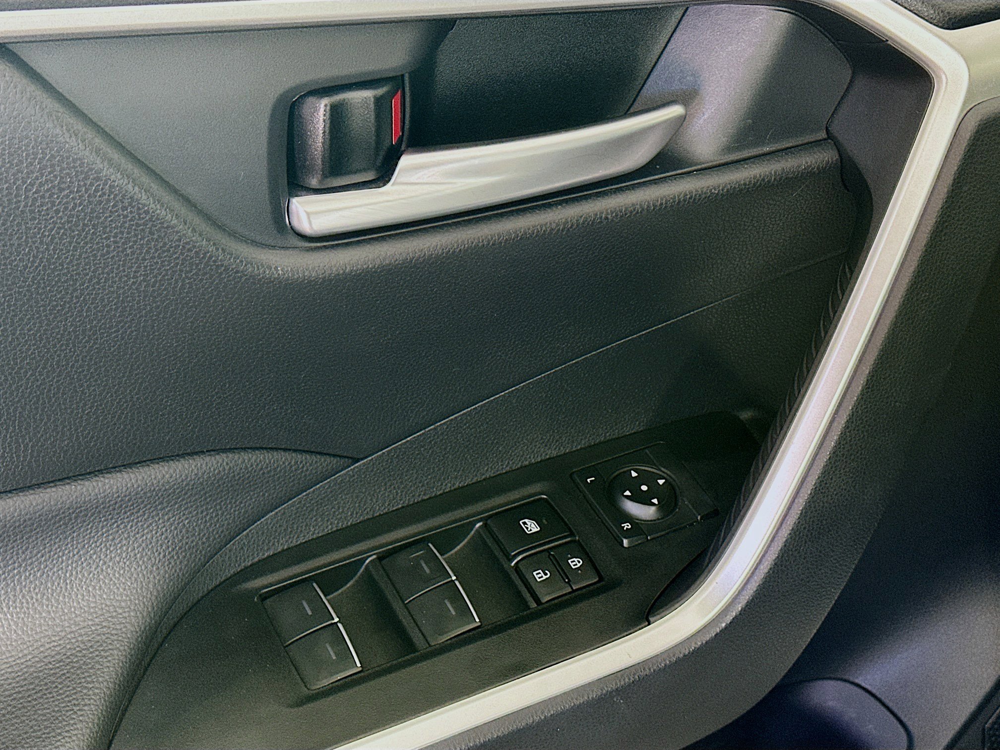 Used 2024 Toyota RAV4 XLE image 15