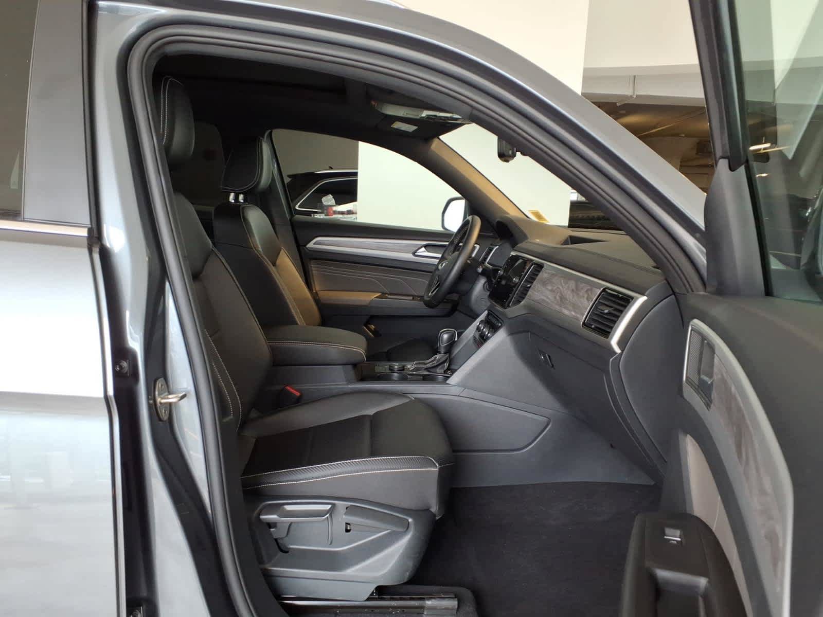 Used 2023 Volkswagen Atlas Cross Sport SE w/ Panoramic Sunroof Package AWD/4WD image 21