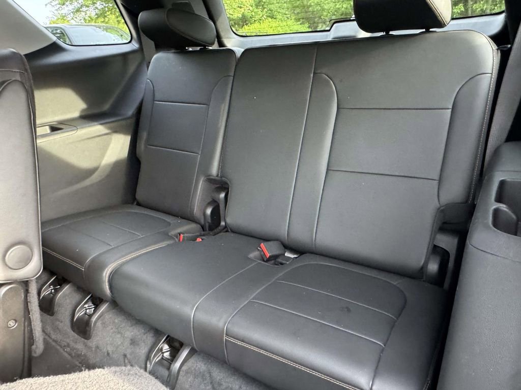 Used 2021 Chevrolet Traverse LT AWD/4WD image 15