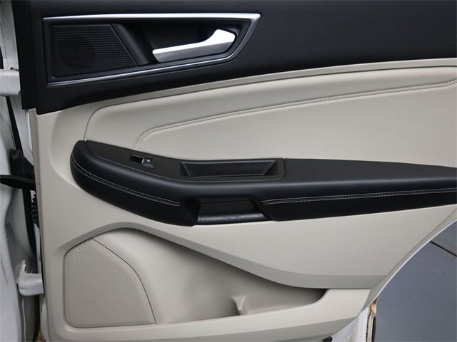 Used 2021 Ford Edge Titanium image 28