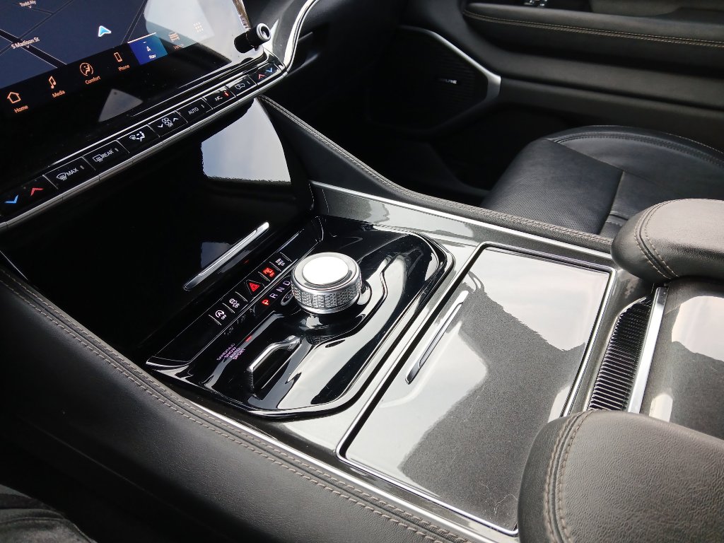 Used 2024 Jeep Wagoneer L Base image 45