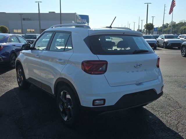 Certified 2026 Hyundai Venue SEL FWD image 3