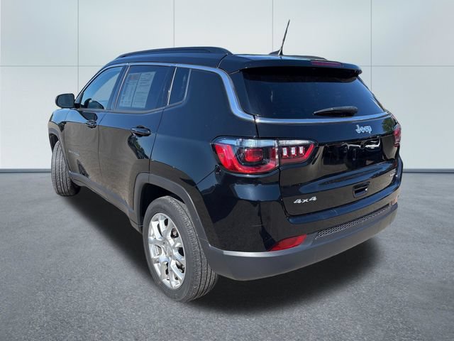 Used 2023 Jeep Compass Latitude AWD/4WD image 2