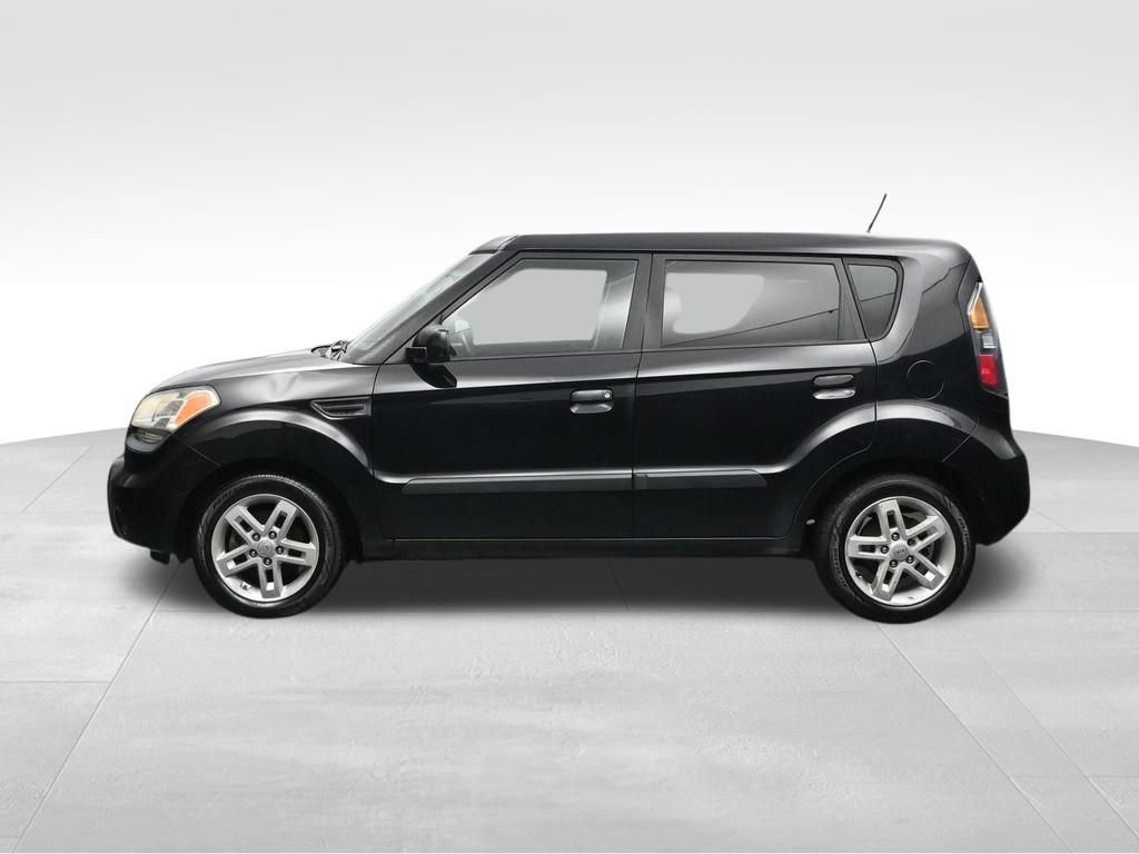 Used 2010 Kia Soul + w/ Audio Pkg FWD image 2