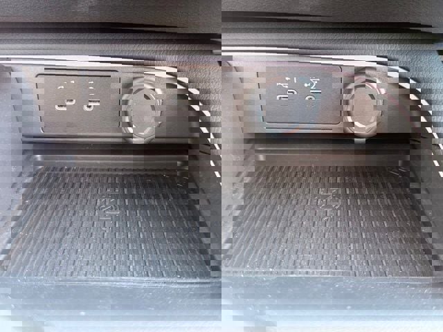 New 2026 Nissan Sentra SR w/ SR Premium Package image 32