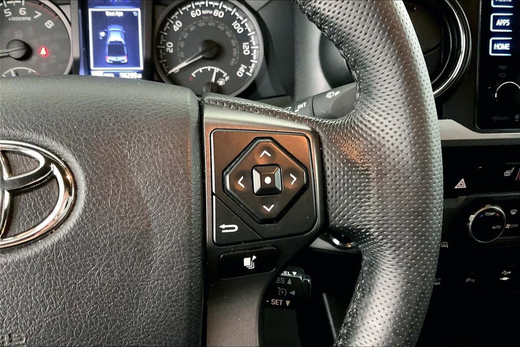 Used 2016 Toyota Tacoma TRD Off-Road w/ Premium & Technology Package image 12