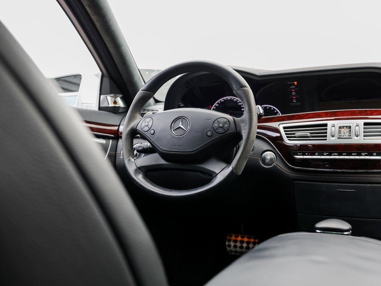 Used 2012 Mercedes-Benz S 63 AMG image 26