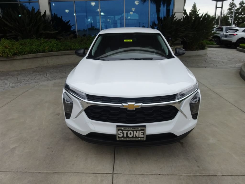 Certified 2024 Chevrolet Trax LS FWD image 2