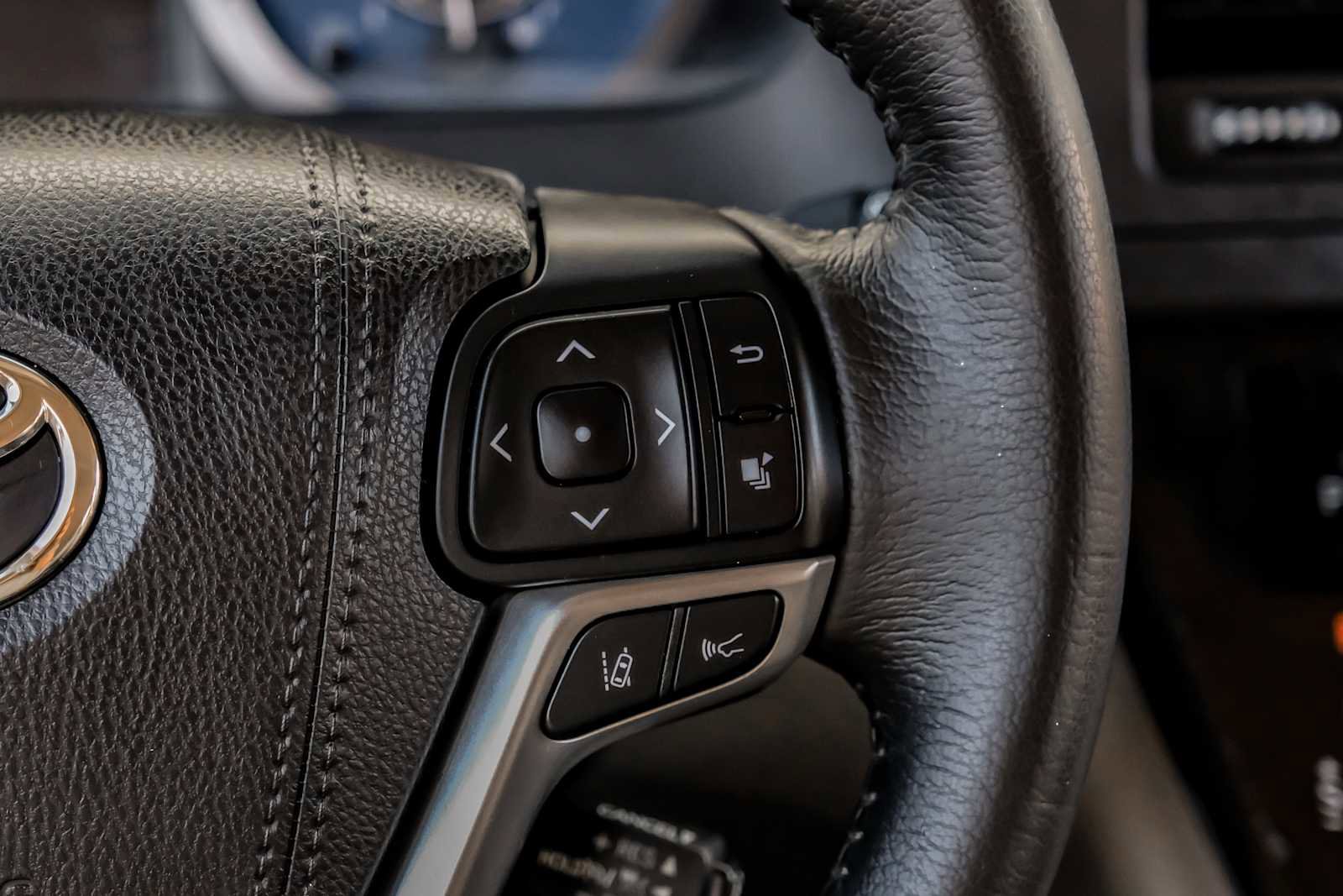 Used 2018 Toyota Sienna XLE image 20