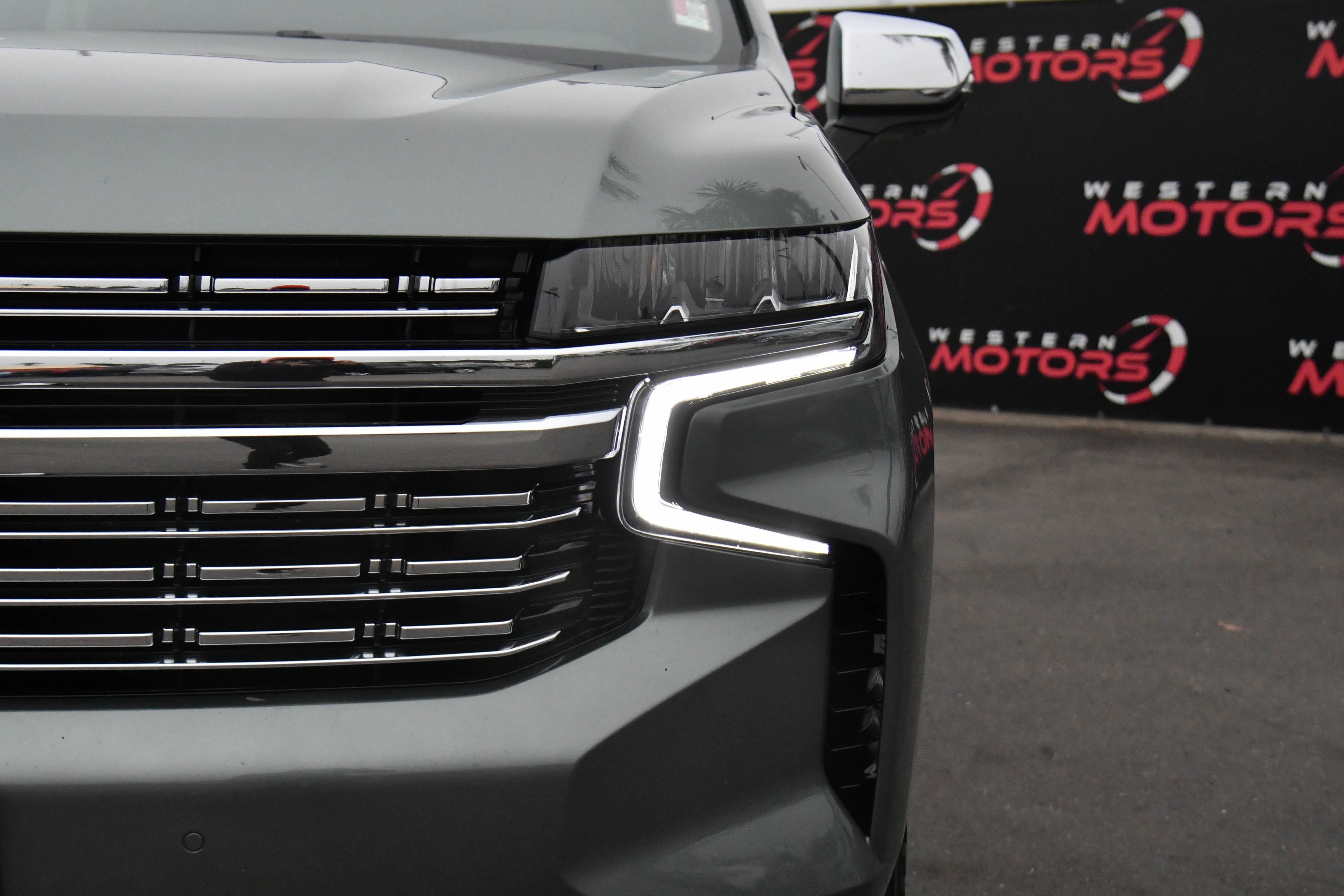 Used 2023 Chevrolet Suburban Premier image 11