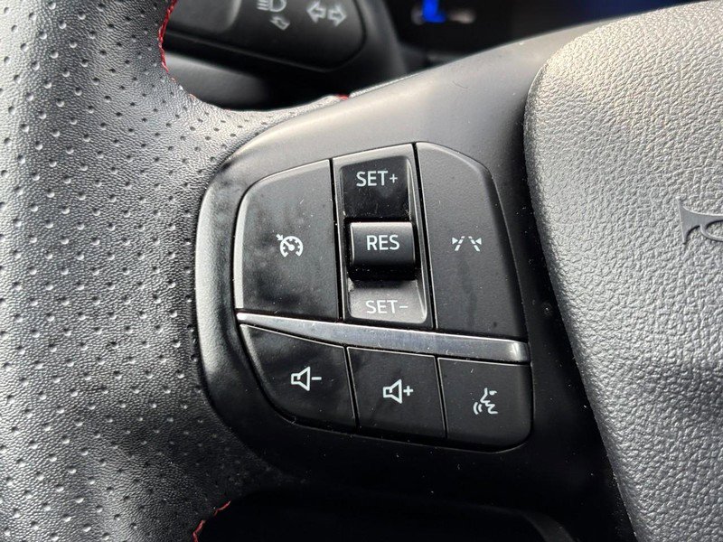 Used 2025 Ford Escape ST-Line FWD image 19