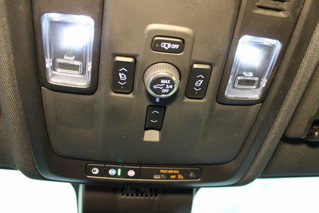 New 2025 Chevrolet Suburban Premier image 29