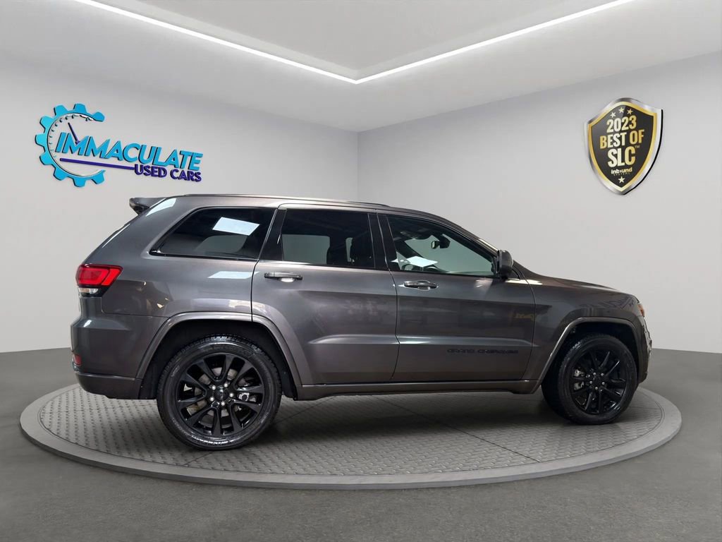 Used 2017 Jeep Grand Cherokee Altitude image 6