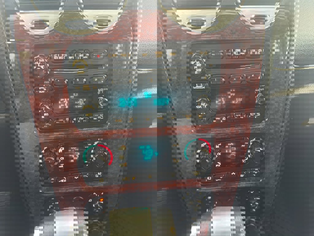 Used 2008 GMC Envoy SLT image 19