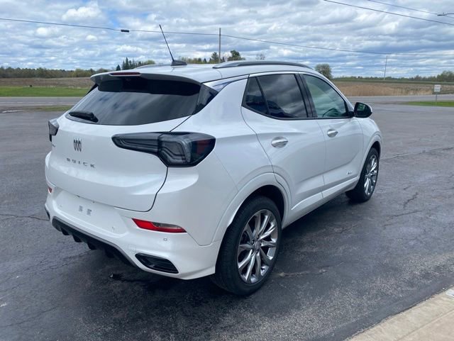 Used 2025 Buick Encore GX Avenir w/ Avenir Technology Package AWD/4WD image 4