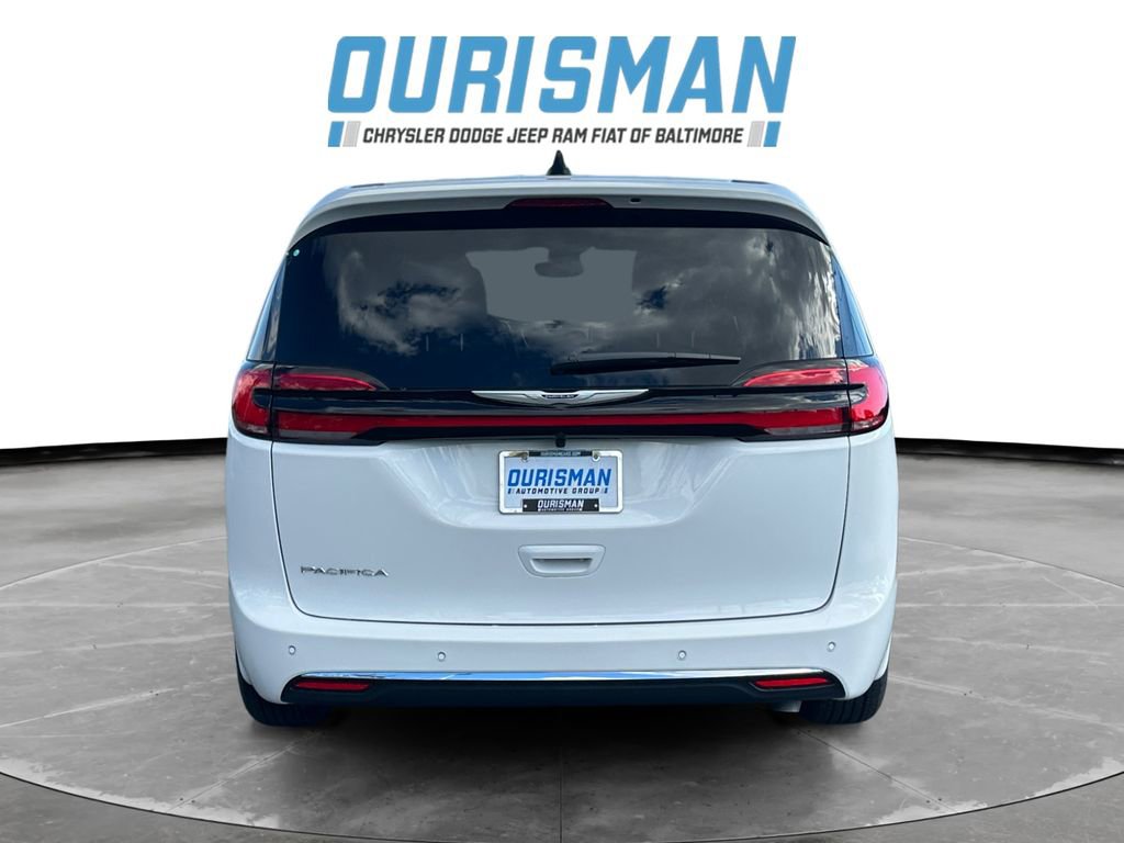 New 2026 Chrysler Pacifica Select image 5