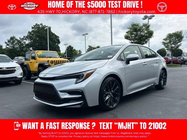 Used 2025 Toyota Corolla SE FWD image 1