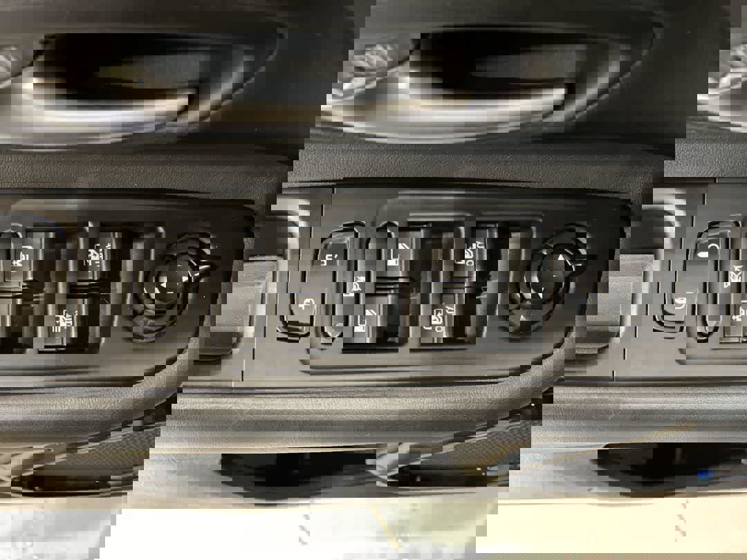 Used 2018 Jeep Renegade Altitude w/ UConnect 8.4 Nav Group image 15