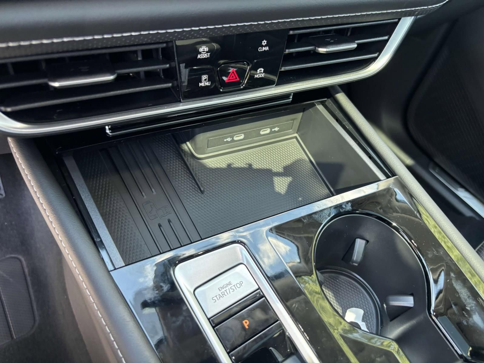 New 2026 Volkswagen Atlas SE image 24