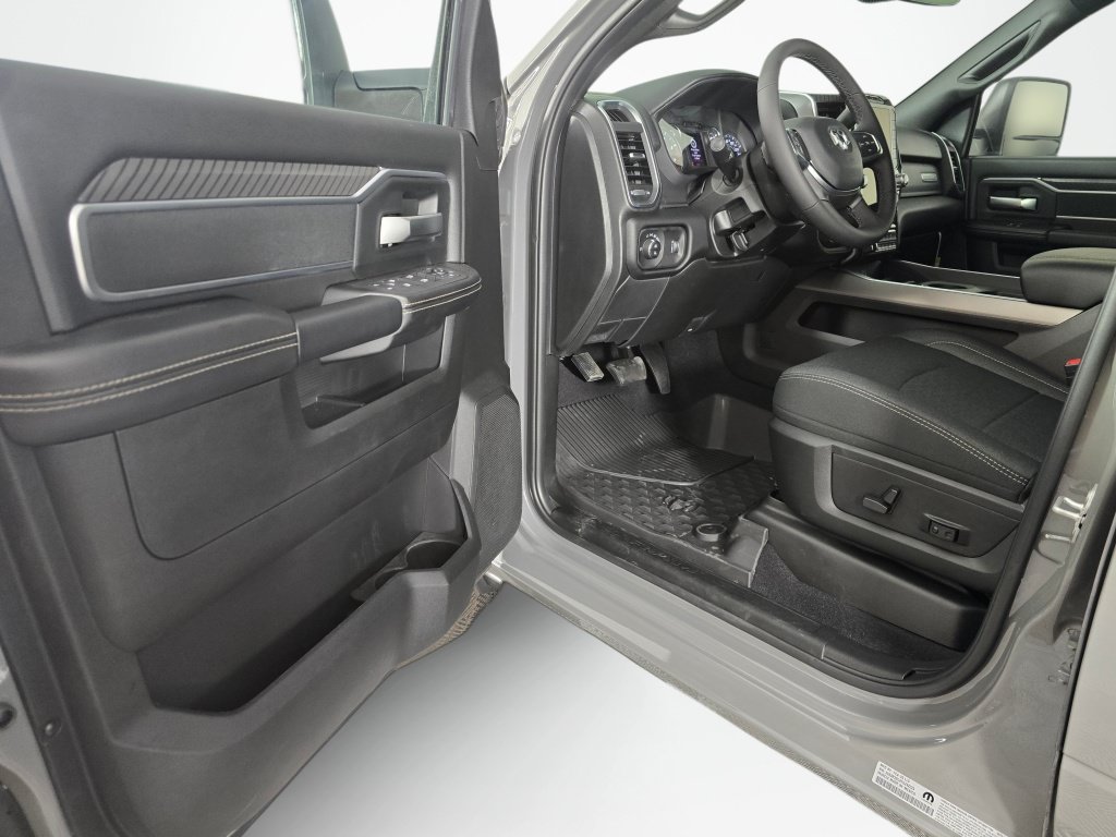 New 2026 RAM 3500 Big Horn AWD/4WD image 20