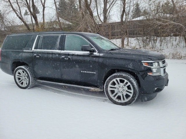 Used 2020 Chevrolet Suburban LT w/ Luxury Package image 9