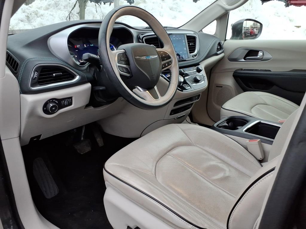 Used 2018 Chrysler Pacifica Limited w/ Advanced Safetytec Group image 14