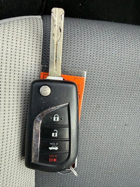 Used 2023 Toyota Corolla LE image 29