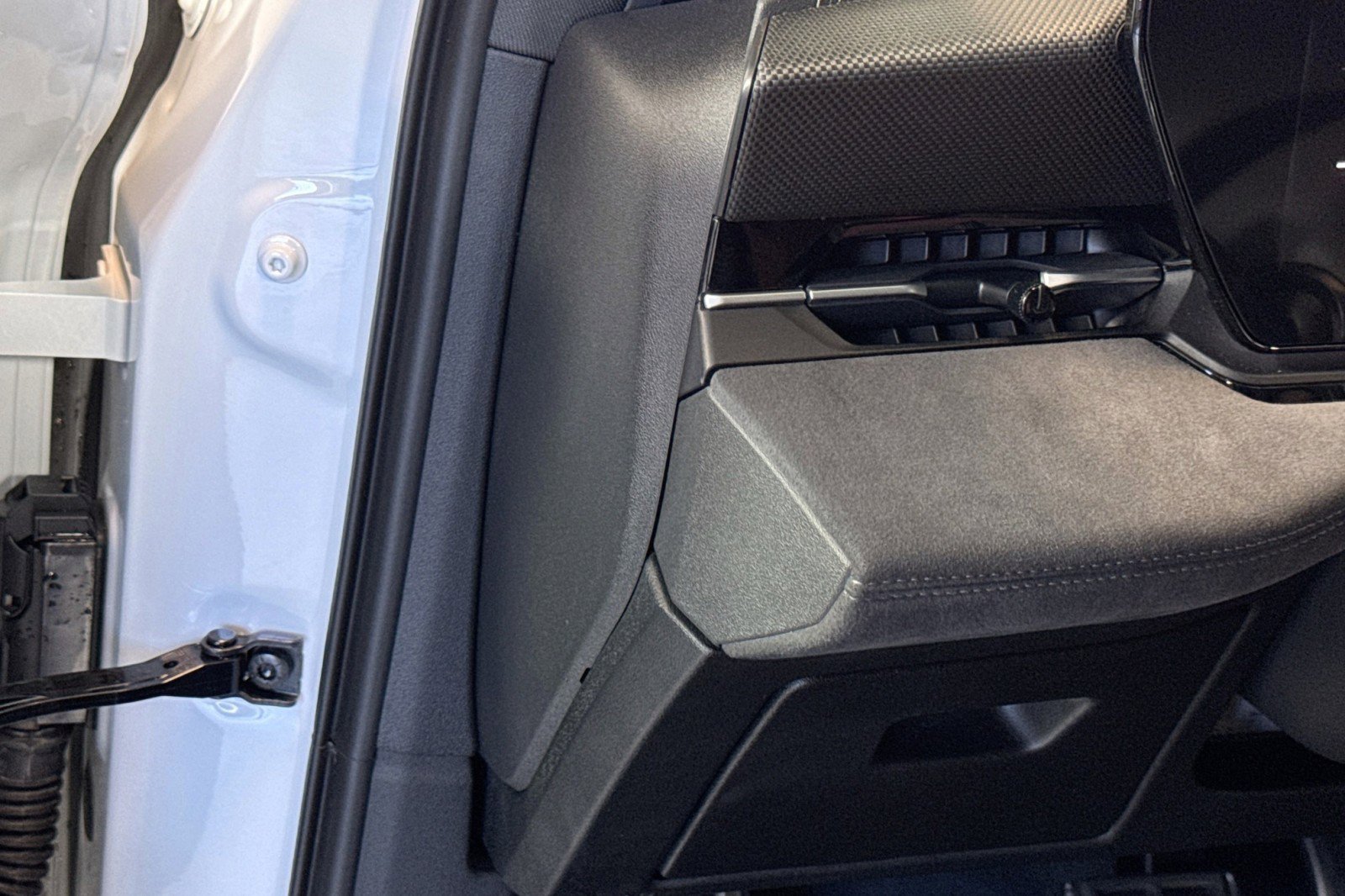 Used 2025 Audi S6 e-tron Prestige w/ 21" Black Optic Package AWD/4WD image 10