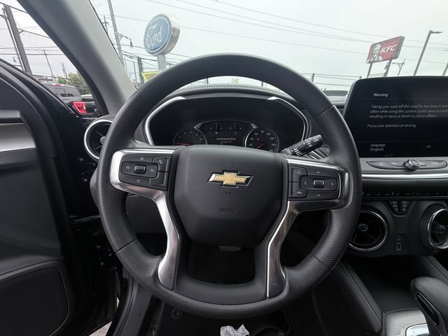 Used 2025 Chevrolet Blazer LT FWD image 38