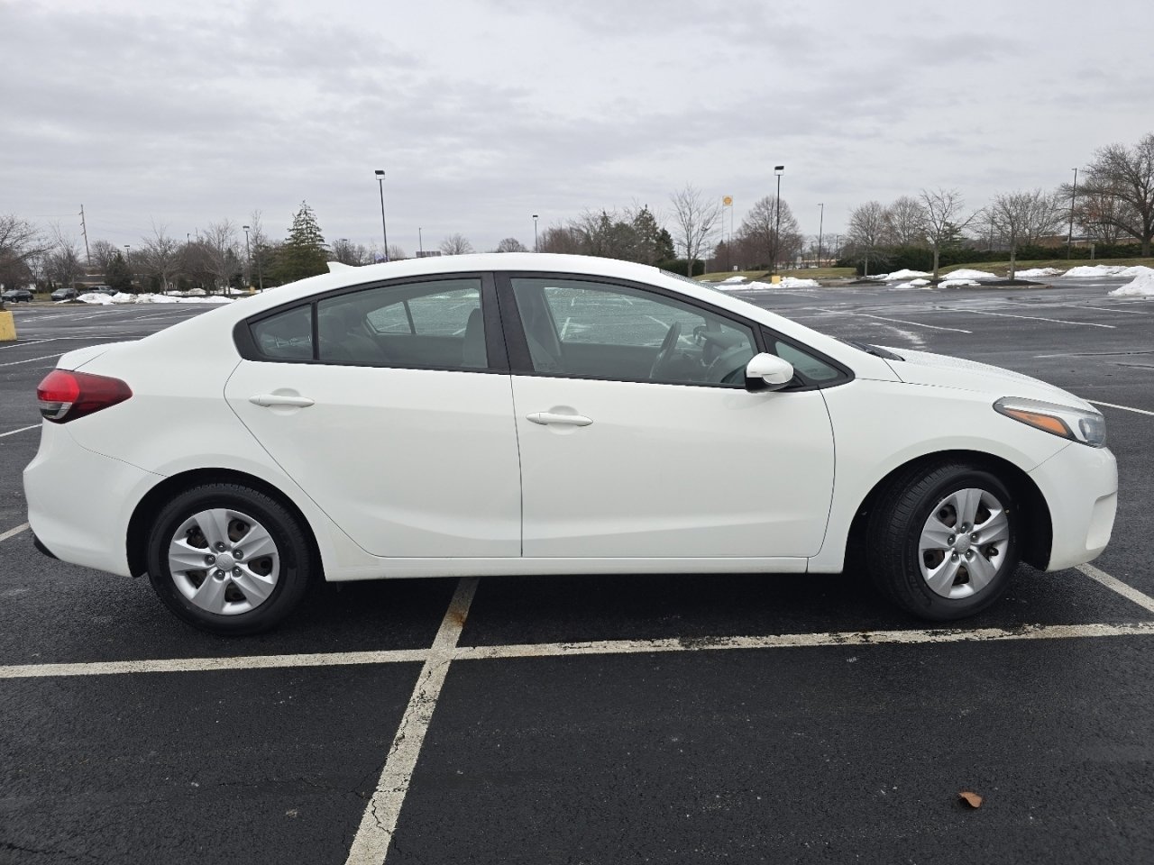Used 2018 Kia Forte LX image 16