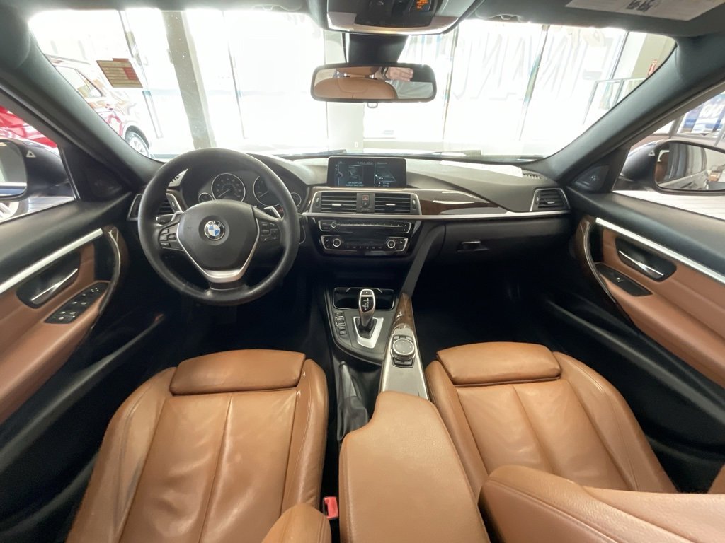 Used 2017 BMW 330i xDrive Wagon image 8
