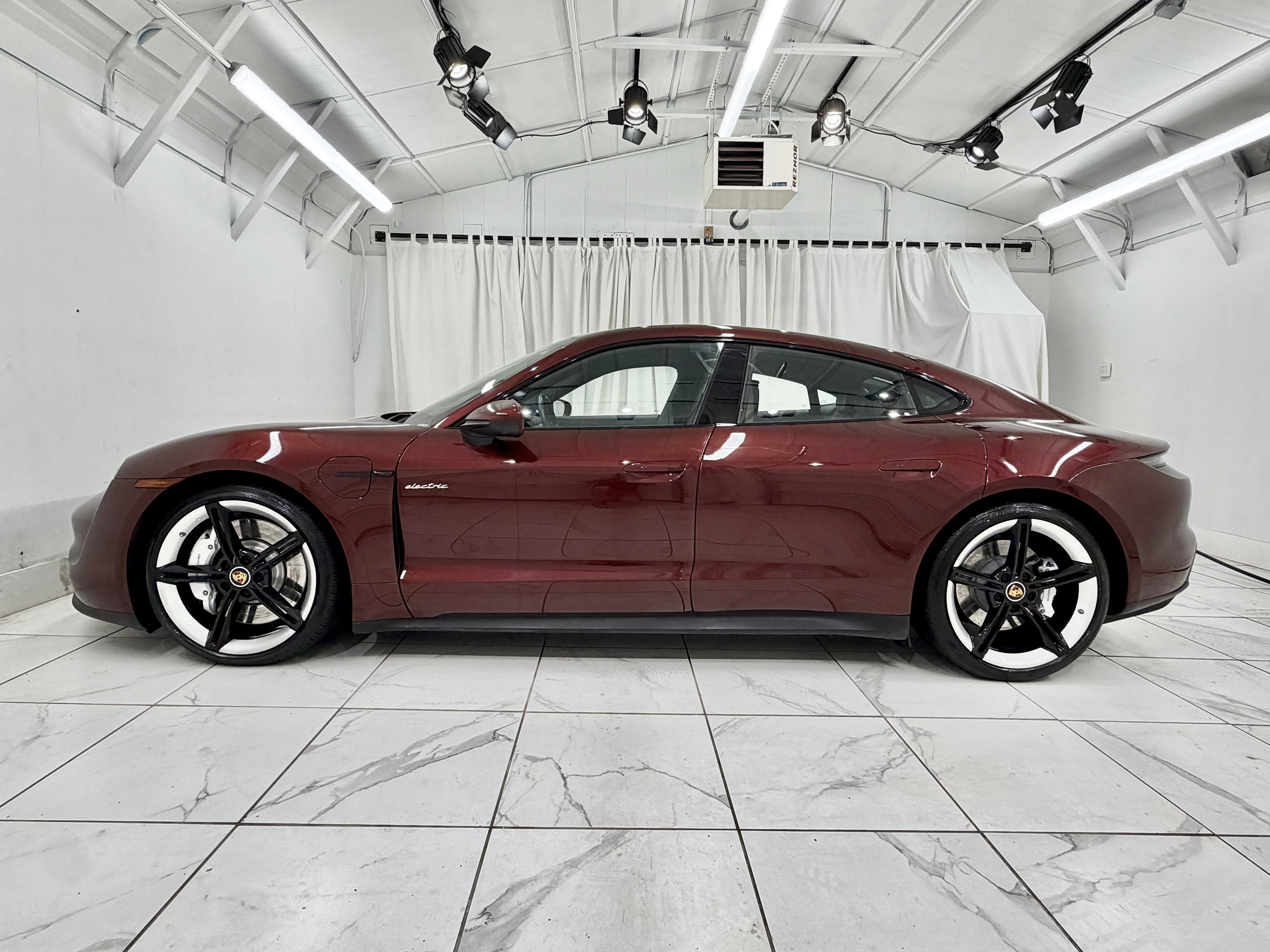 Certified 2022 Porsche Taycan 4S AWD/4WD image 2