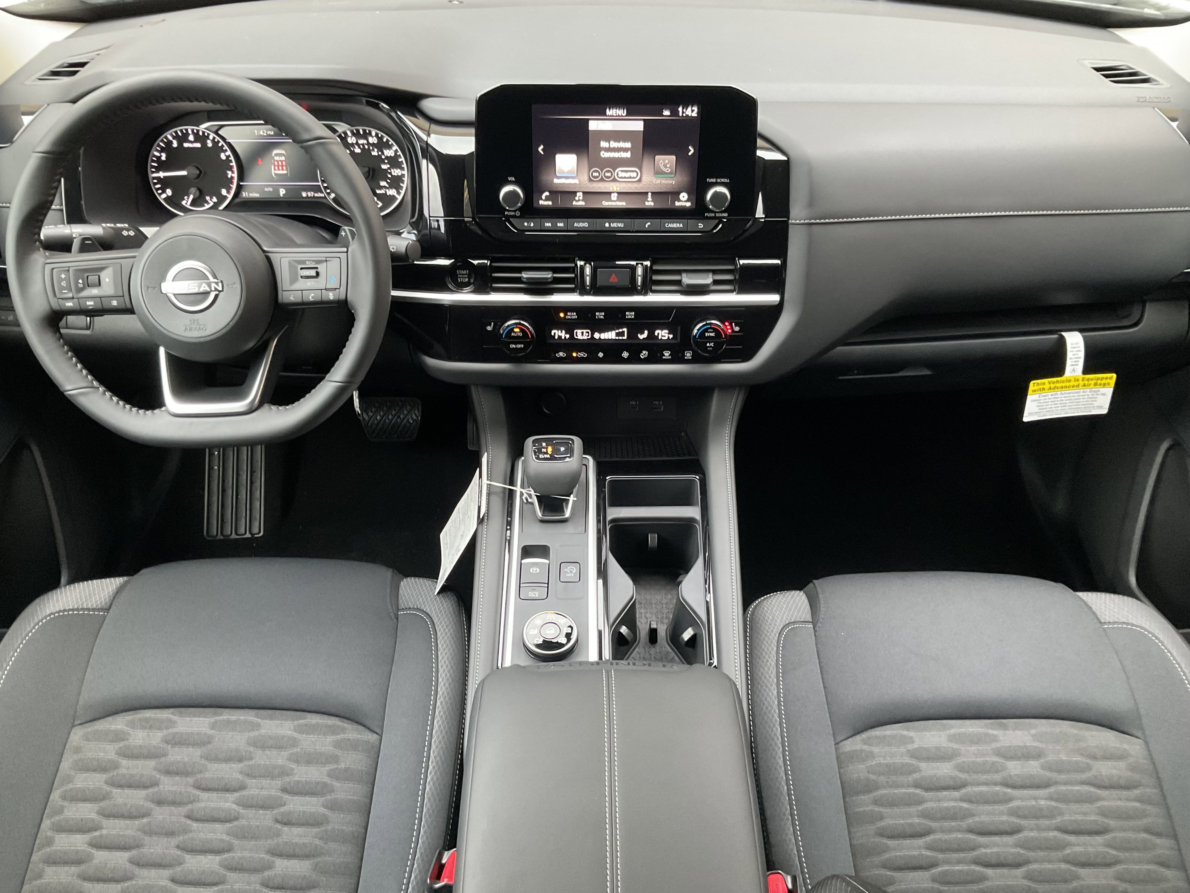 Used 2025 Nissan Pathfinder SV w/ Black Appearance Package image 23