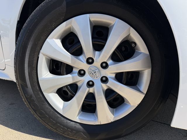 Used 2021 Toyota Corolla LE w/ Carpet Mat Package (TMS) FWD image 10