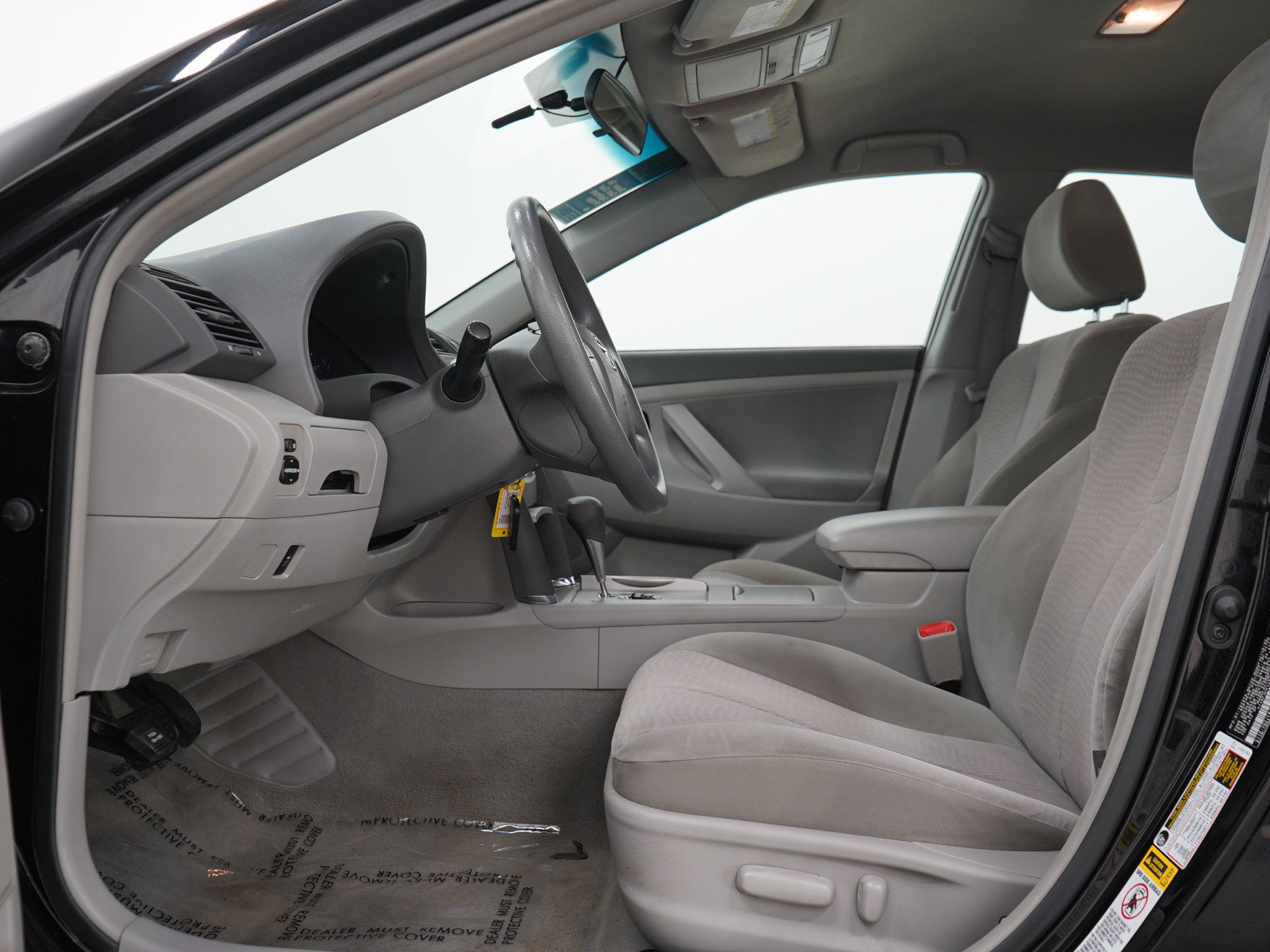 Used 2010 Toyota Camry LE FWD image 18