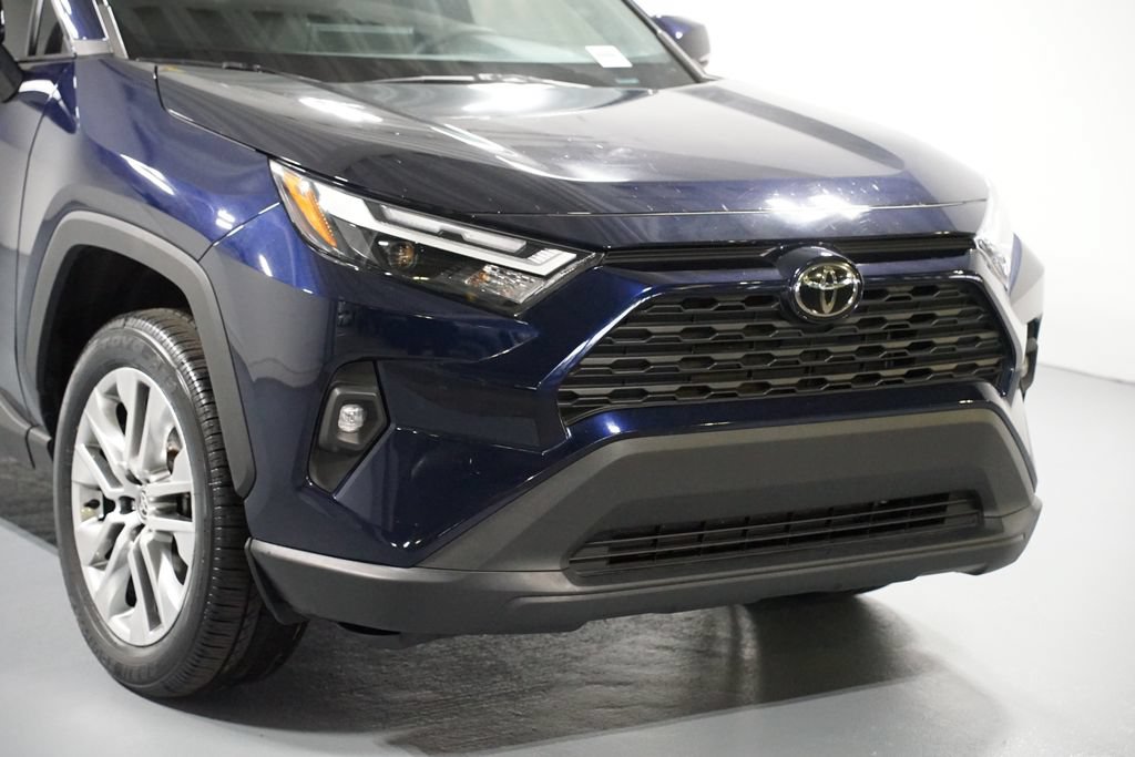 Used 2023 Toyota RAV4 XLE Premium AWD/4WD image 4